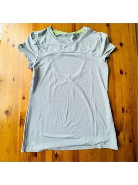Athleta shirt